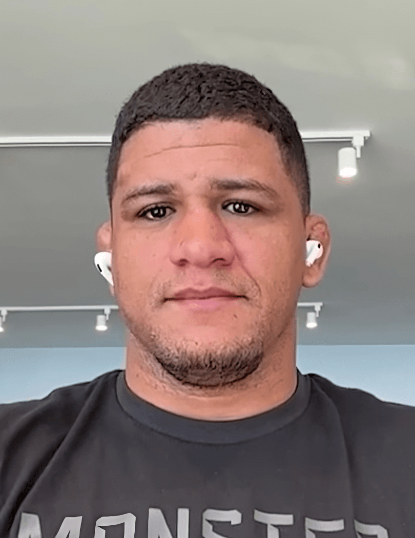 <p>UFC fighter Gilbert Burns uses the Versaclimber to test his endurance ahead of his next fight.</p>
